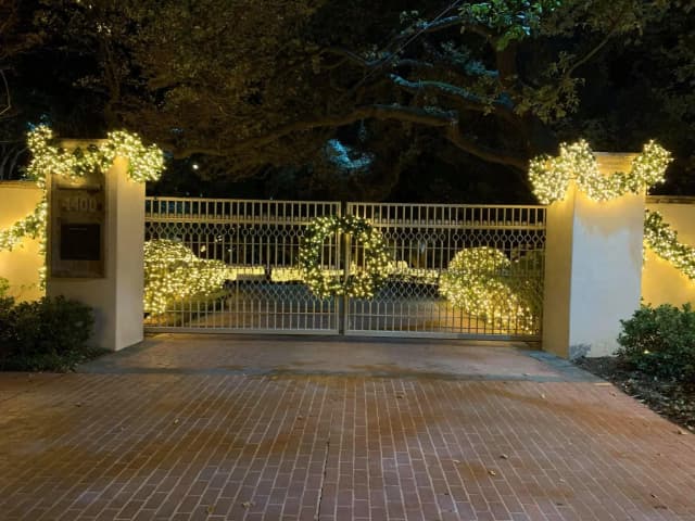 Christmas Lighting Service 2