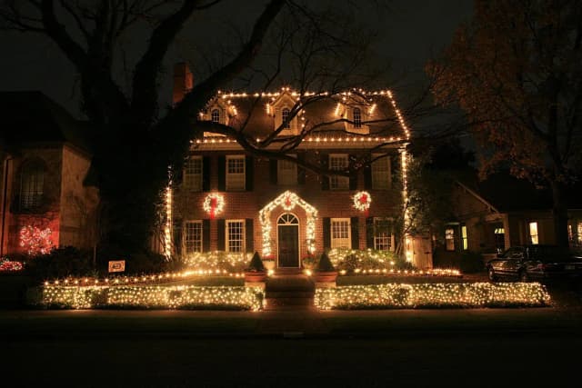 Christmas Lighting Service 8